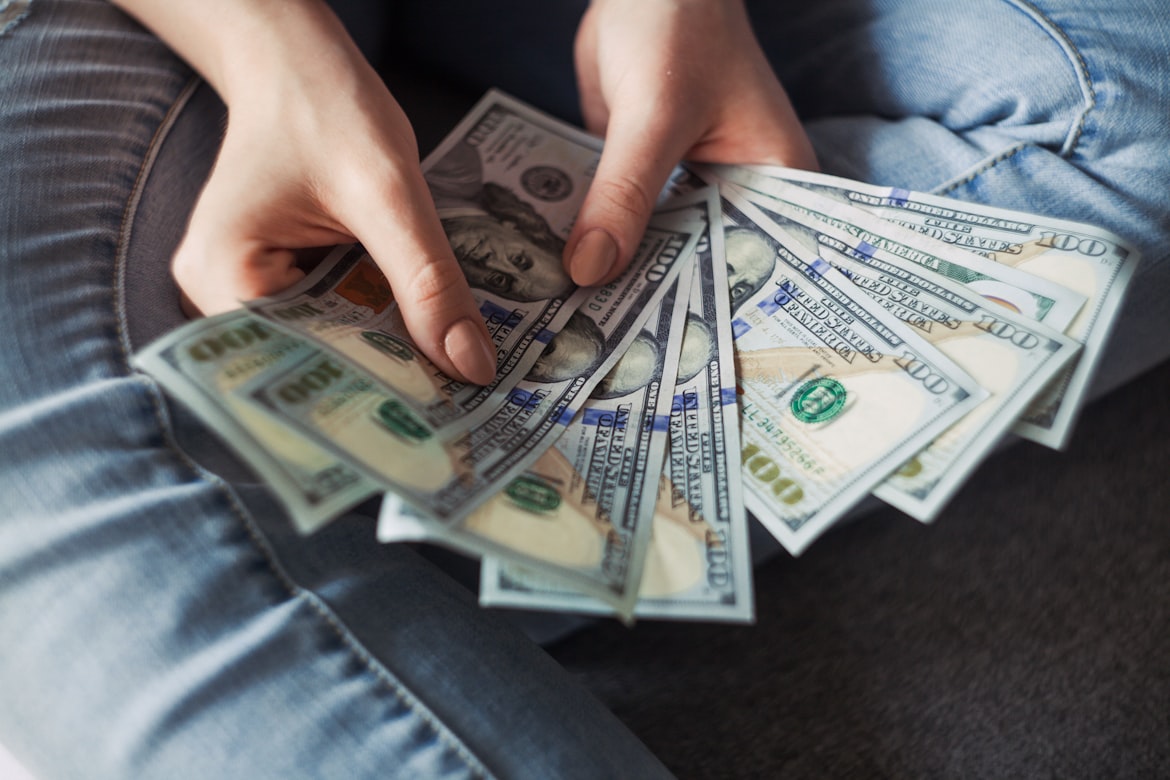 Como Levar Dinheiro para o Exterior e Economizar com Câmbio